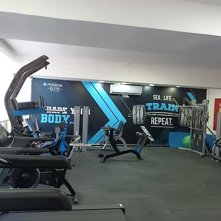 Beach Suite Israel- Best View, Gym, Massage Chair, Low Fee For Off-Site Indoor Pool Spa ביץ סוייט ישראל- נוף ים מאלף, כיסא מסאז, חדר כושר, אפשרות לבריכה מקורה, וספא בתשלום ממש מוזל Ashkelon Exterior photo