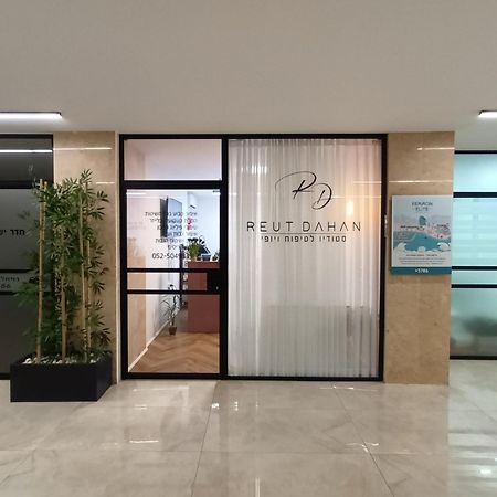 Beach Suite Israel- Best View, Gym, Massage Chair, Low Fee For Off-Site Indoor Pool Spa ביץ סוייט ישראל- נוף ים מאלף, כיסא מסאז, חדר כושר, אפשרות לבריכה מקורה, וספא בתשלום ממש מוזל Ashkelon Exterior photo