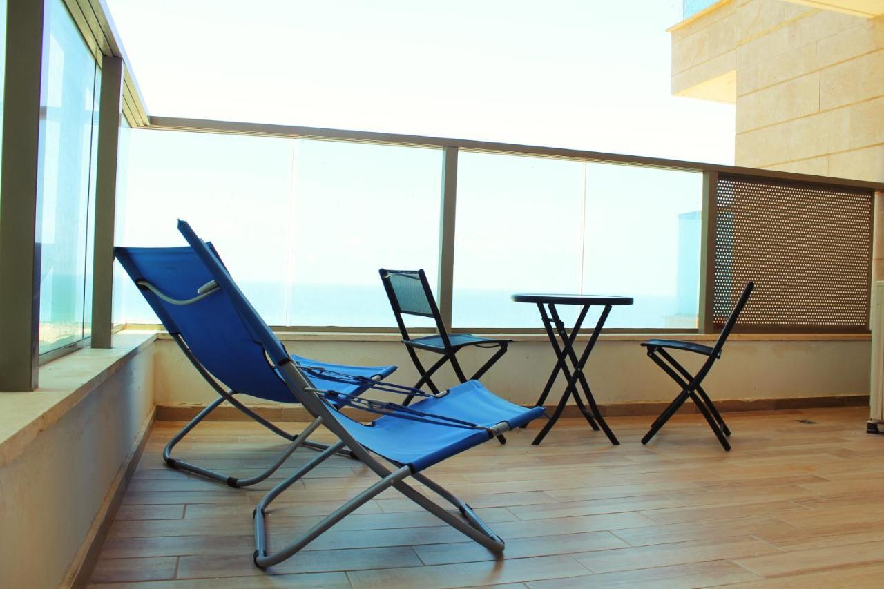 Beach Suite Israel- Best View, Gym, Massage Chair, Low Fee For Off-Site Indoor Pool Spa ביץ סוייט ישראל- נוף ים מאלף, כיסא מסאז, חדר כושר, אפשרות לבריכה מקורה, וספא בתשלום ממש מוזל Ashkelon Exterior photo